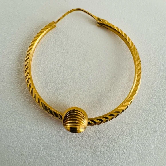 21K Yellow Gold Vintage Hoop Earrings with Ribbed Ball Accent